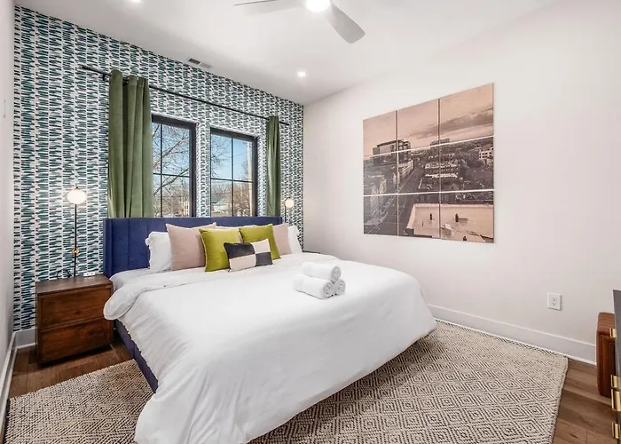 Rooftop Patio, Hot Tub And Games Escape Holiday home