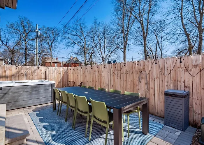 Rooftop Patio, Hot Tub And Games Escape Holiday home Columbus