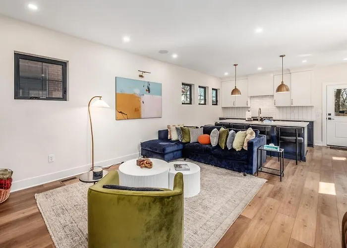 Rooftop Patio, Hot Tub And Games Escape Holiday home