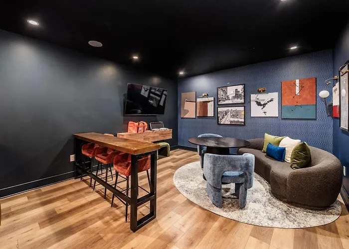 Rooftop Patio, Hot Tub And Games Escape * Columbus