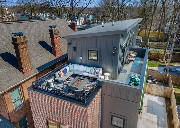Rooftop Patio, Hot Tub And Games Escape Columbus