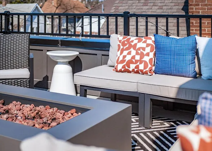 Rooftop Patio, Hot Tub And Games Escape * Columbus