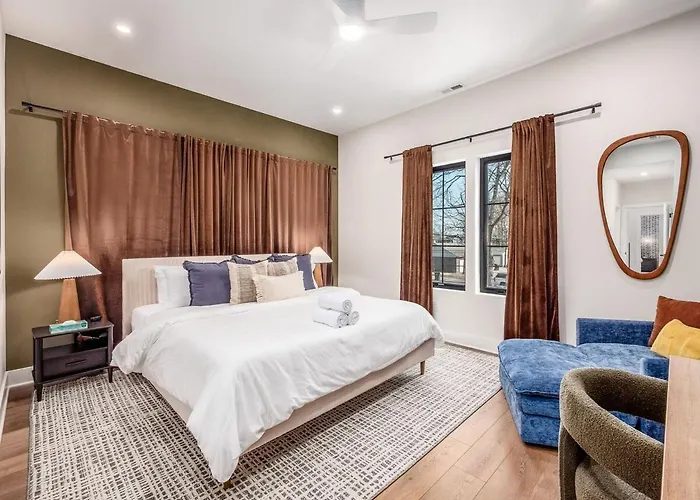 Rooftop Patio, Hot Tub And Games Escape Holiday home